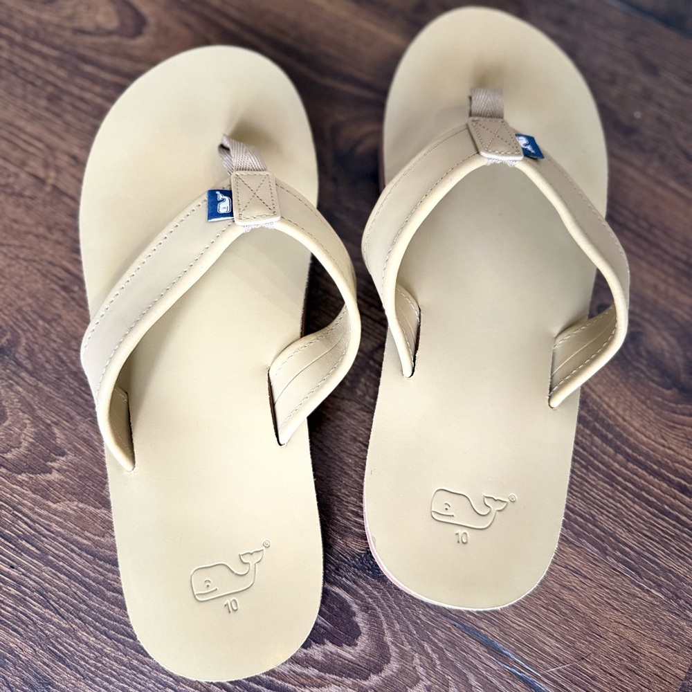 Vineyard Vines Men’s Flip Flops. Size 10